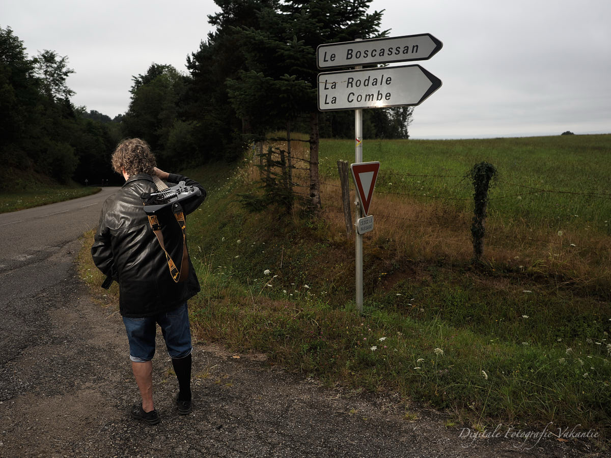 Paul en de bassist loopt weg.jpg