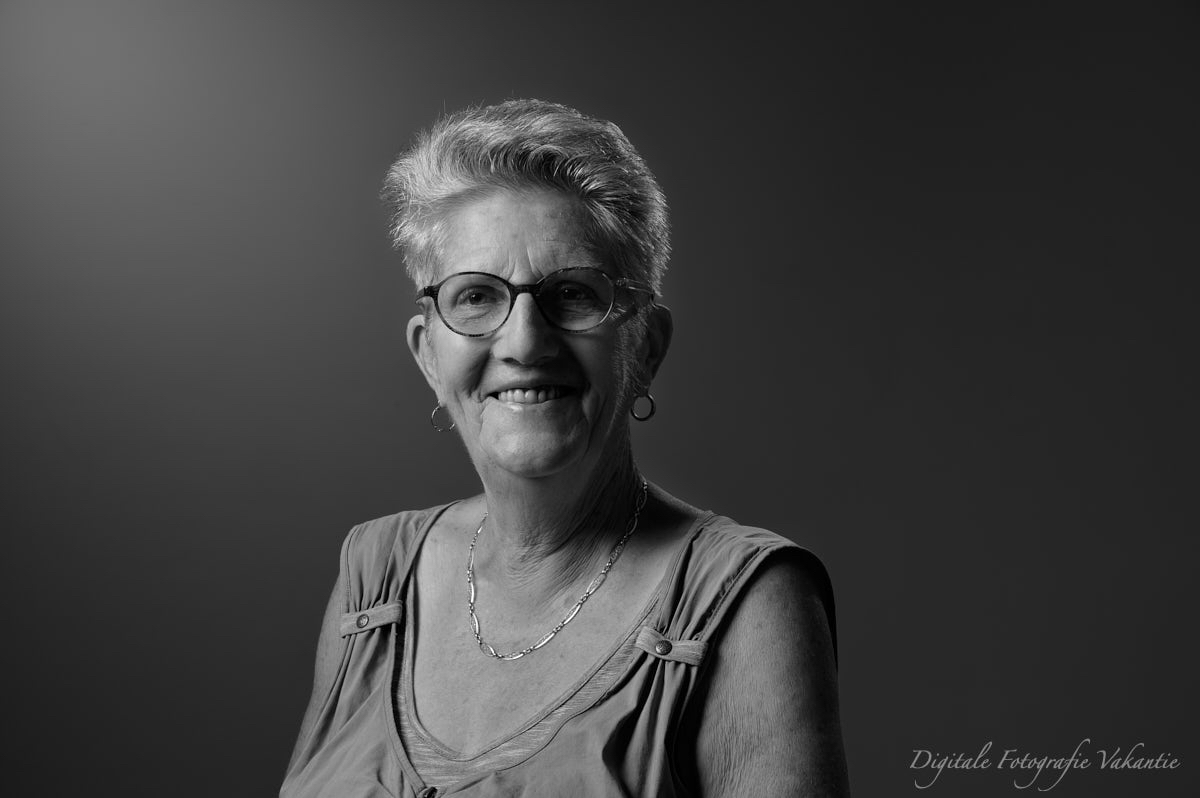 Lia zw/w is anders belichten dan kleur.jpg