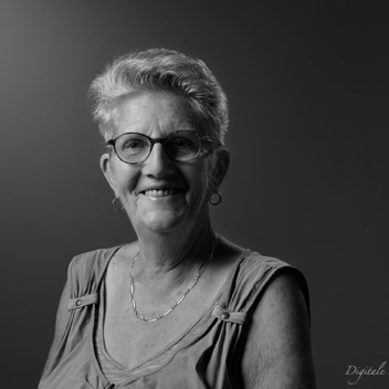 Lia zw/w is anders belichten dan kleur.jpg