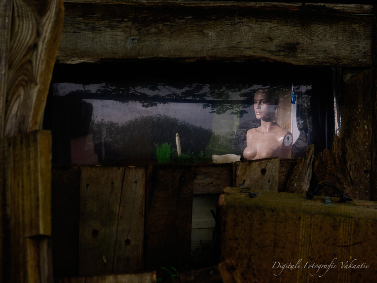 Paul vrouw in caravan.jpg